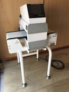 日新電子工業　金属探知機